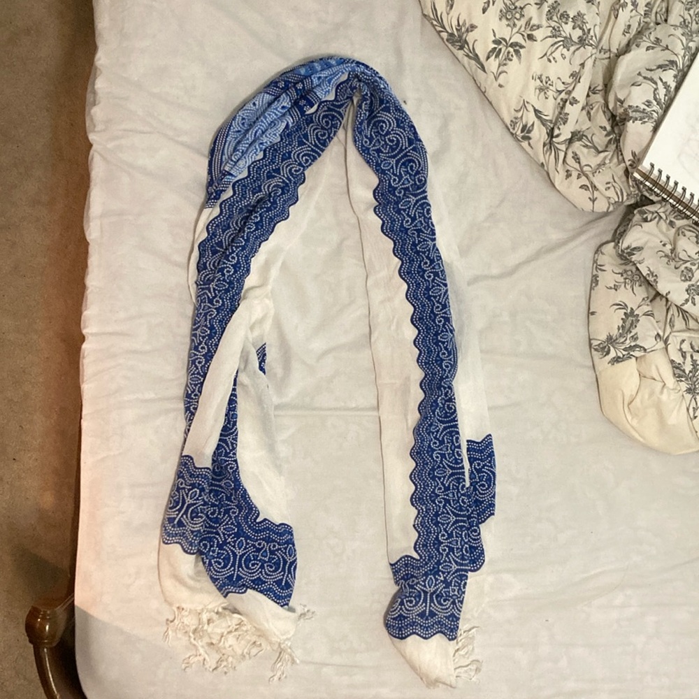 Blue and White Patterned Scarf